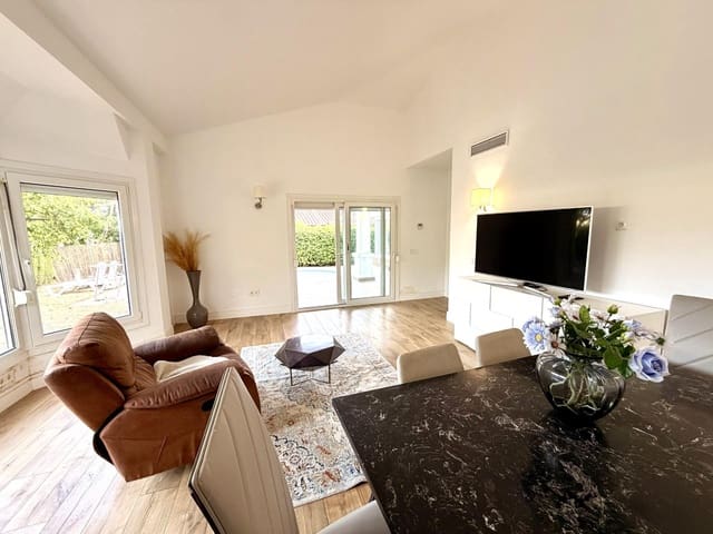 3 soverom Villa til salgs i Benalmádena med svømmebasseng garasje - € 1 299 000 (Ref: 10004159)