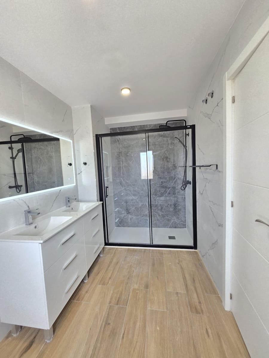 4 Zimmer Reihenhaus zu vermieten in Fuengirola mit Pool Garage - 2.800 € (Ref: 10005620)