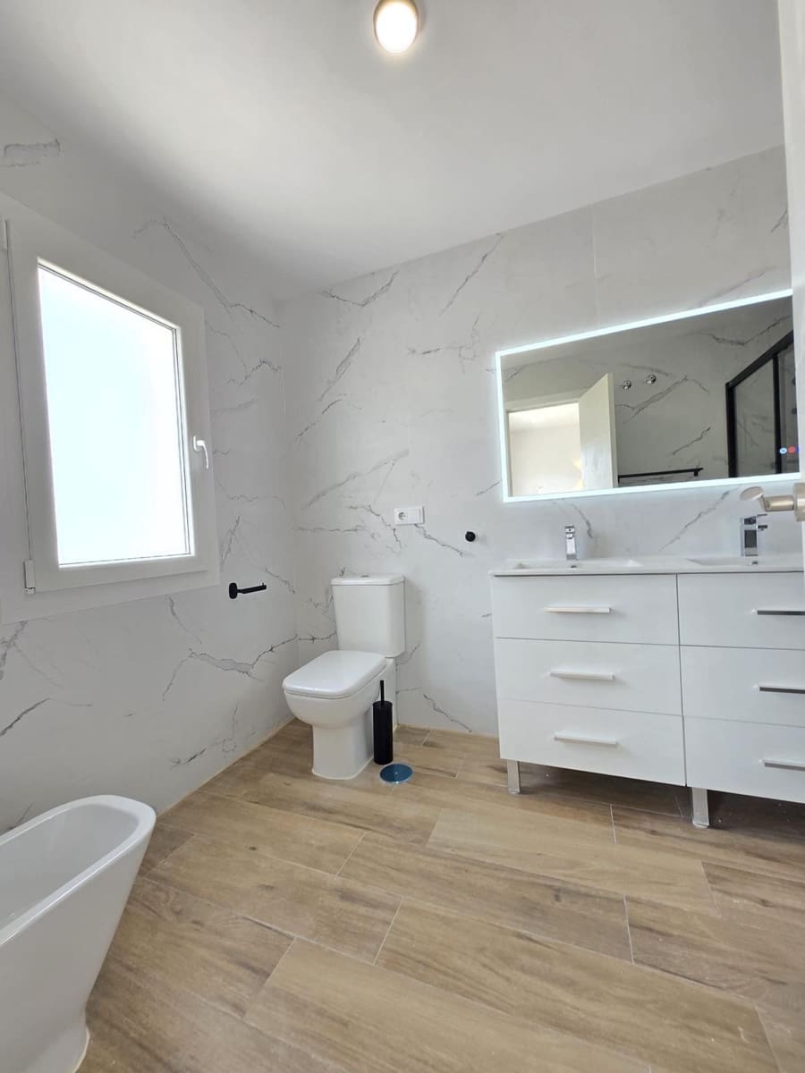 4 Zimmer Reihenhaus zu vermieten in Fuengirola mit Pool Garage - 2.800 € (Ref: 10005620)