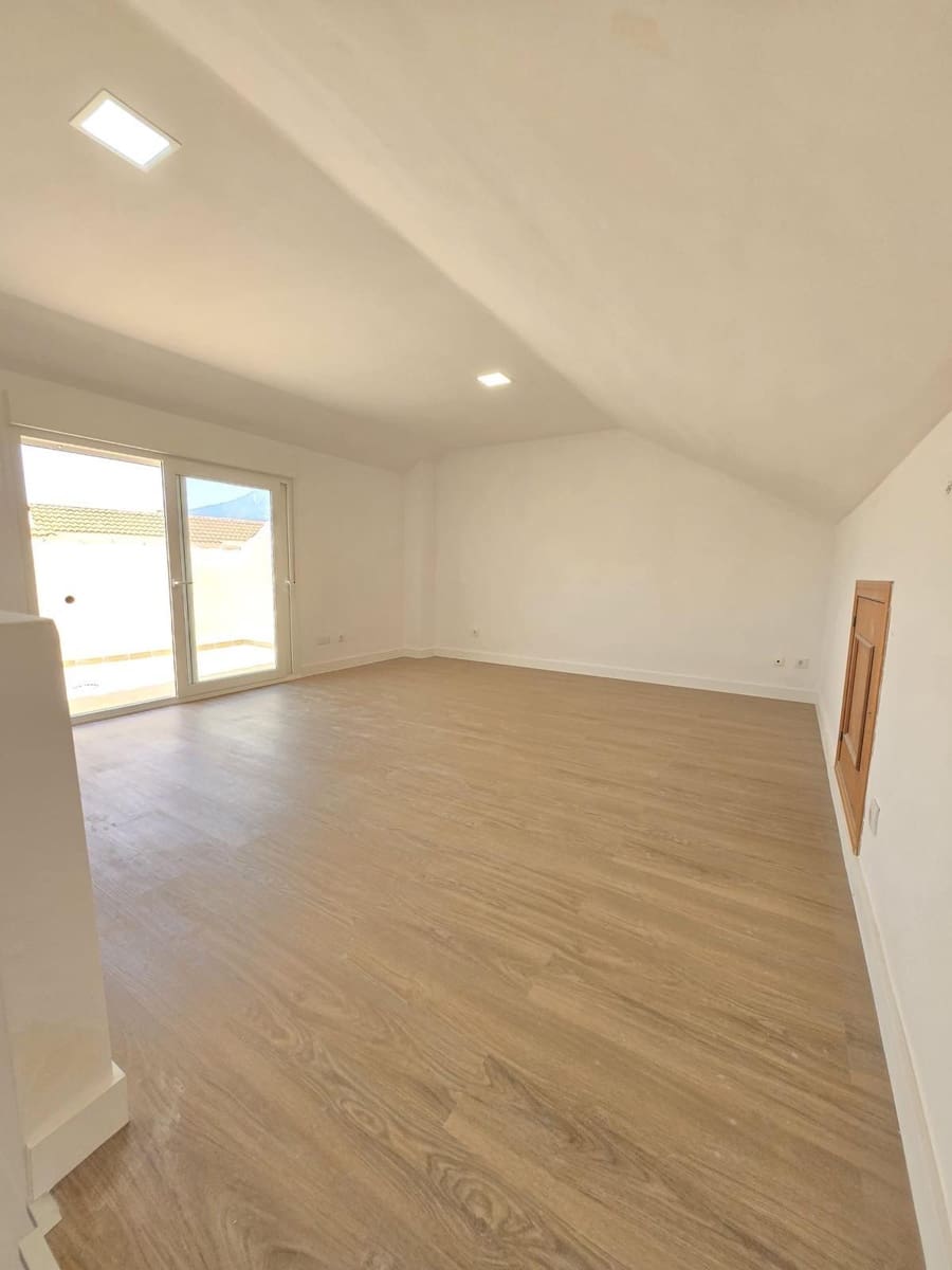 4 Zimmer Reihenhaus zu vermieten in Fuengirola mit Pool Garage - 2.800 € (Ref: 10005620)