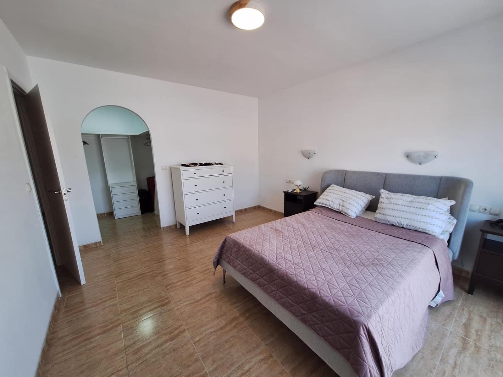 4 Zimmer Reihenhaus zu vermieten in Fuengirola mit Pool Garage - 2.800 € (Ref: 10005620)