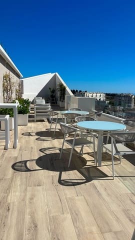 Piso de 3 habitaciones en San Pedro de Alcantara, Marbella en alquiler con piscina garaje - 3.000 € (Ref: 10007193)