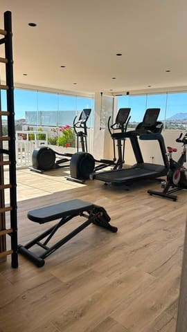 Piso de 3 habitaciones en San Pedro de Alcantara, Marbella en alquiler con piscina garaje - 3.000 € (Ref: 10007193)