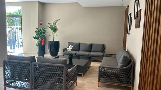 Piso de 3 habitaciones en San Pedro de Alcantara, Marbella en alquiler con piscina garaje - 3.000 € (Ref: 10007193)