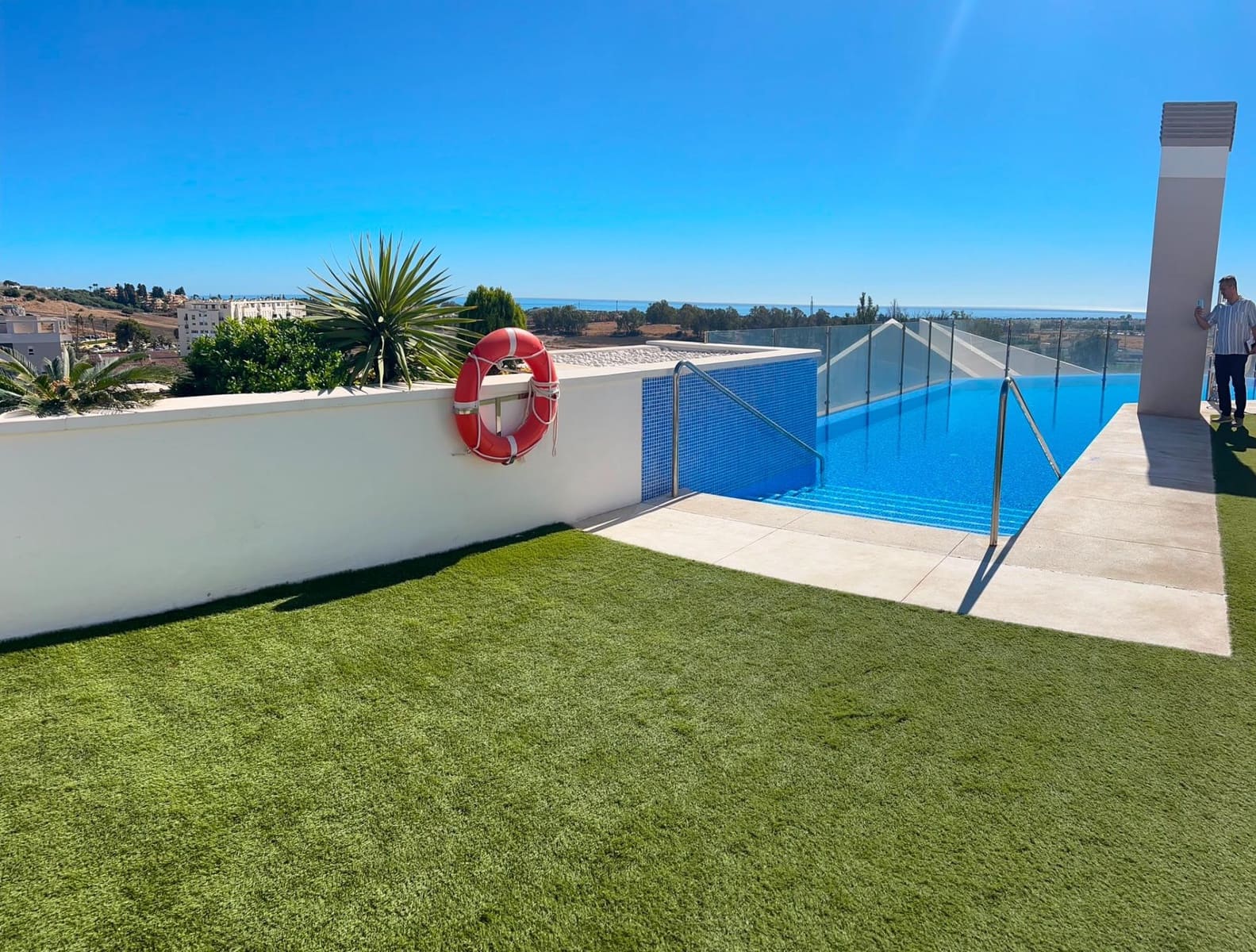 Piso de 3 habitaciones en San Pedro de Alcantara en alquiler con piscina garaje - 3.000 € (Ref: 10007193)
