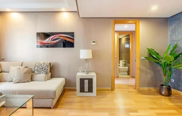 2 Zimmer Wohnung zu vermieten in Zona Centro Comercial Torrequebrada, Benalmádena mit Pool Garage - 2.000 € (Ref: 10038382)