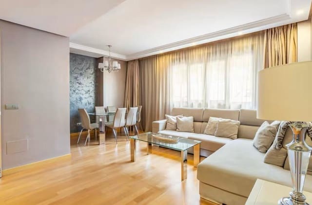 2 Zimmer Wohnung zu vermieten in Zona Centro Comercial Torrequebrada, Benalmádena mit Pool Garage - 2.000 € (Ref: 10038382)