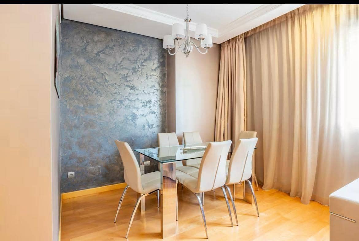 2 Zimmer Wohnung zu vermieten in Torrequebrada mit Pool Garage - 2.000 € (Ref: 10038382)