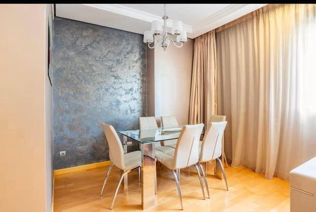 2 Zimmer Wohnung zu vermieten in Zona Centro Comercial Torrequebrada, Benalmádena mit Pool Garage - 2.000 € (Ref: 10038382)