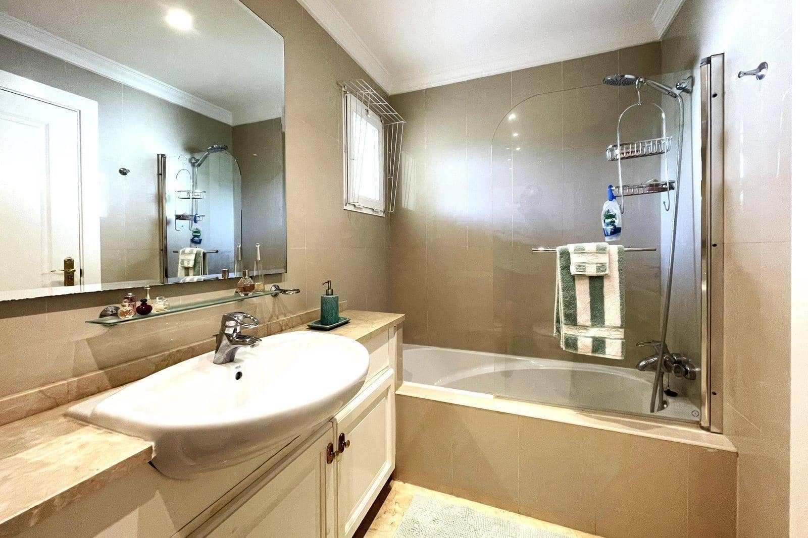 2 bedroom Flat for sale in La Cala Hills with pool garage - € 385,000 (Ref: 10043014)