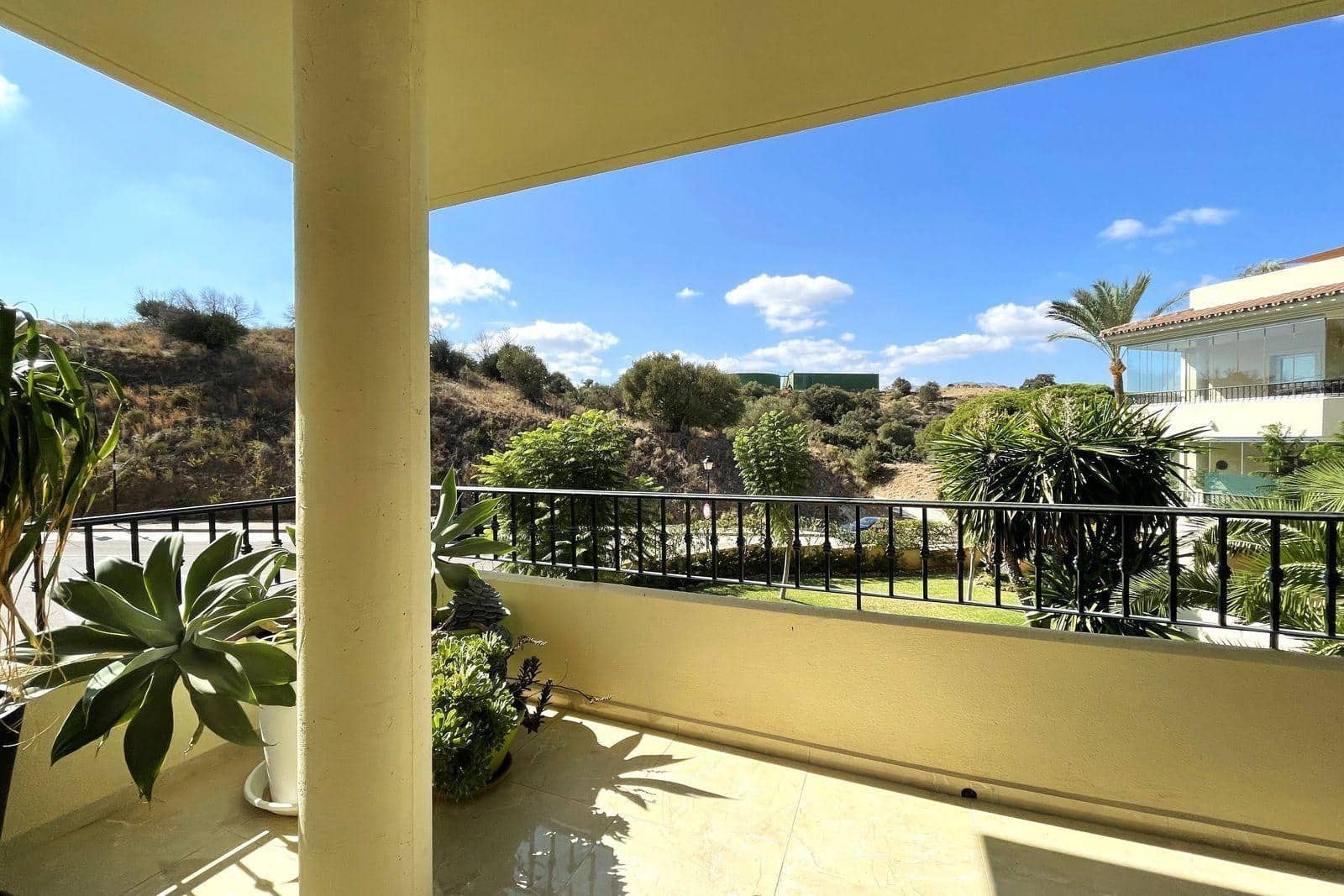 2 bedroom Flat for sale in La Cala Hills with pool garage - € 385,000 (Ref: 10043014)