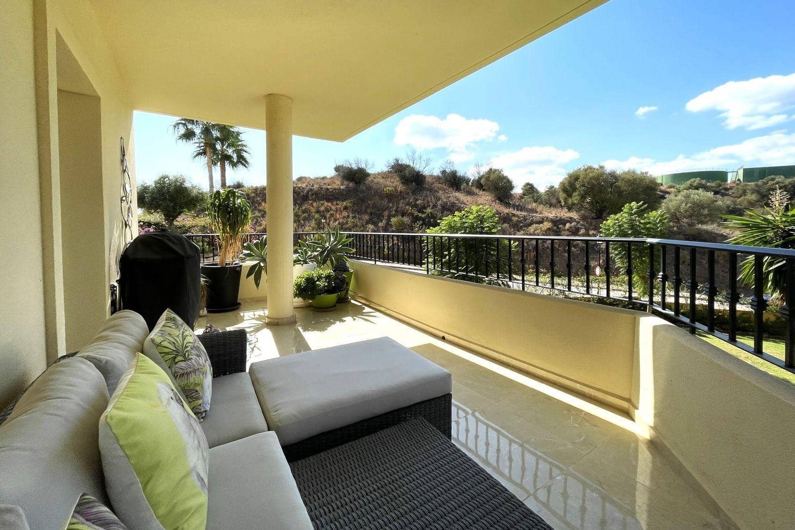 2 bedroom Flat for sale in La Cala Hills with pool garage - € 385,000 (Ref: 10043014)