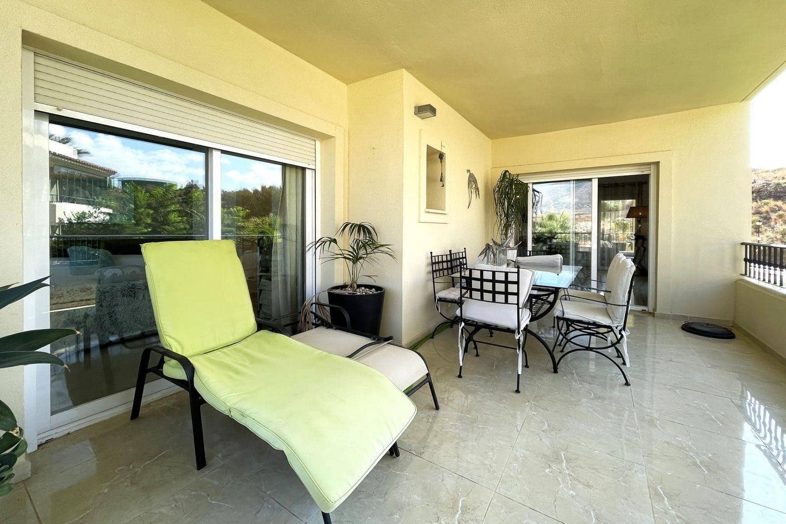 2 bedroom Flat for sale in La Cala Hills with pool garage - € 385,000 (Ref: 10043014)