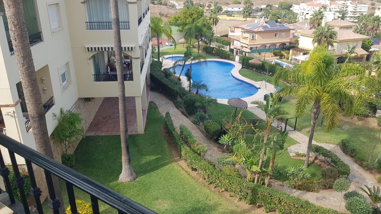 2 bedroom Flat for sale in La Cala Hills with pool garage - € 385,000 (Ref: 10043014)