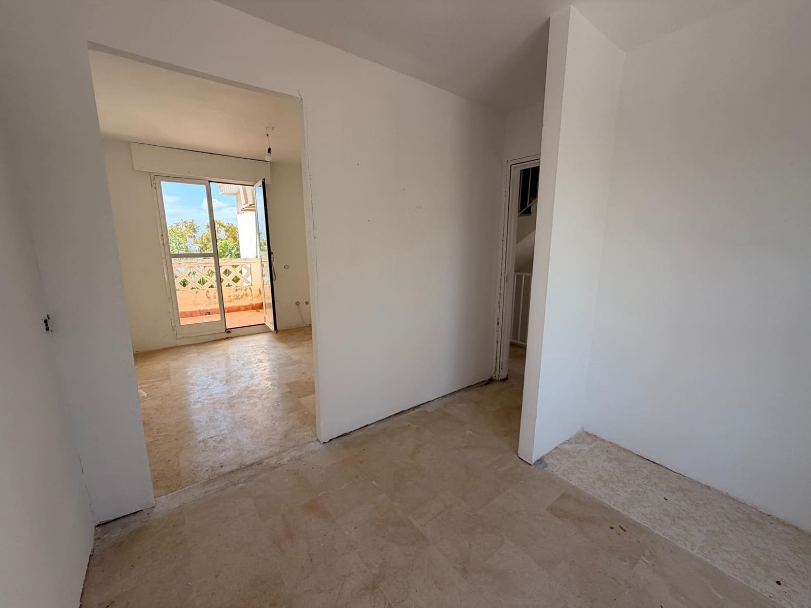 Pareado de 2 habitaciones en La Sierrezuela en venta con piscina garaje - 447.000 € (Ref: 10072585)