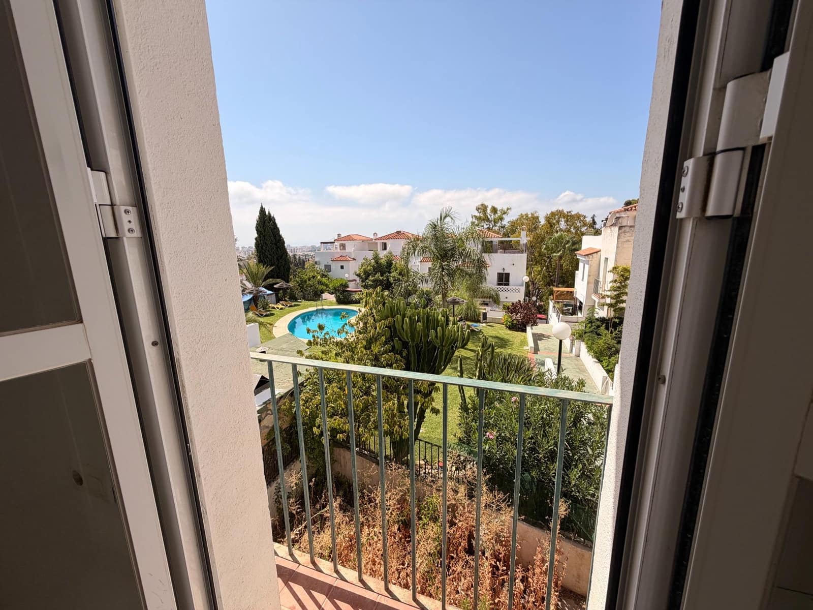 Pareado de 2 habitaciones en La Sierrezuela en venta con piscina garaje - 447.000 € (Ref: 10072585)