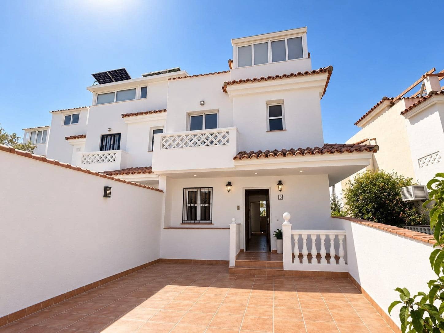 4 bedroom Semi-detached Villa for sale in La Sierrezuela with pool garage - € 447,000 (Ref: 10072585)