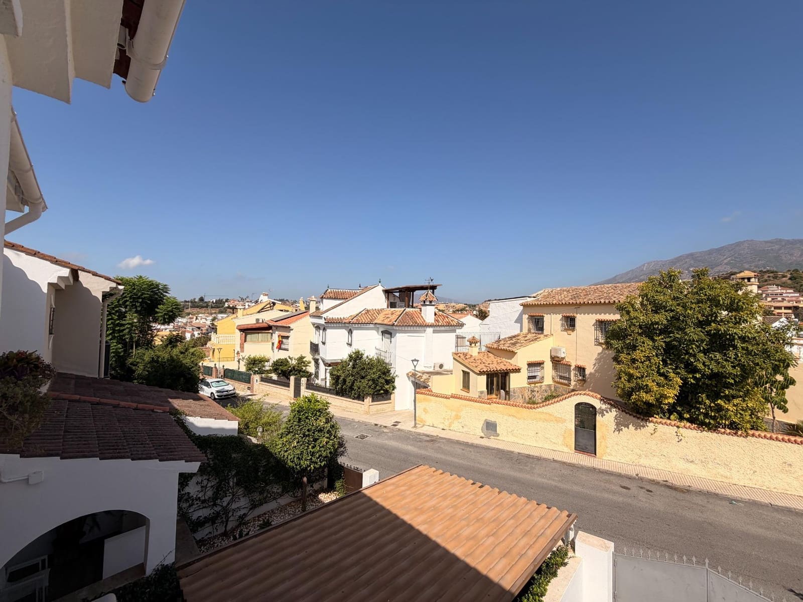 3 sypialnia Dom szeregowy na sprzedaż w Fuengirola z basenem garażem - 470 000 € (Ref: 10072586)