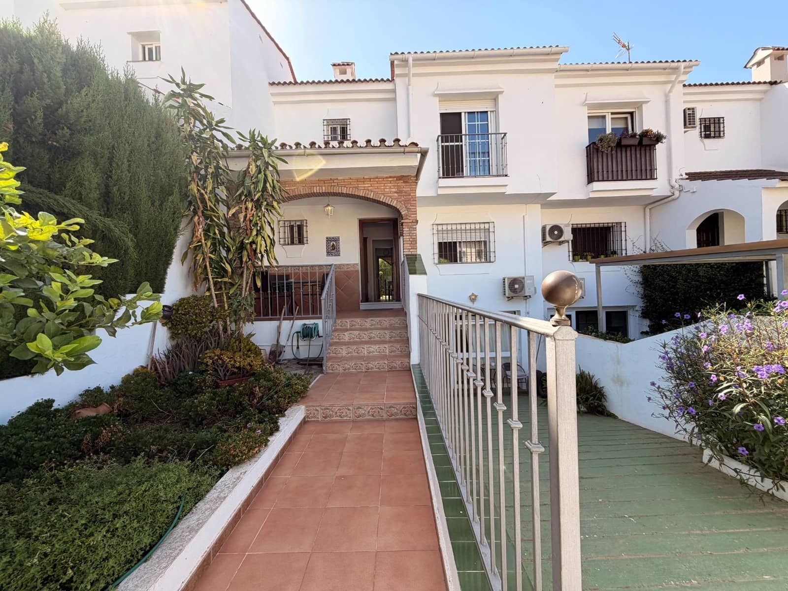 3 sypialnia Dom szeregowy na sprzedaż w Fuengirola z basenem garażem - 470 000 € (Ref: 10072586)