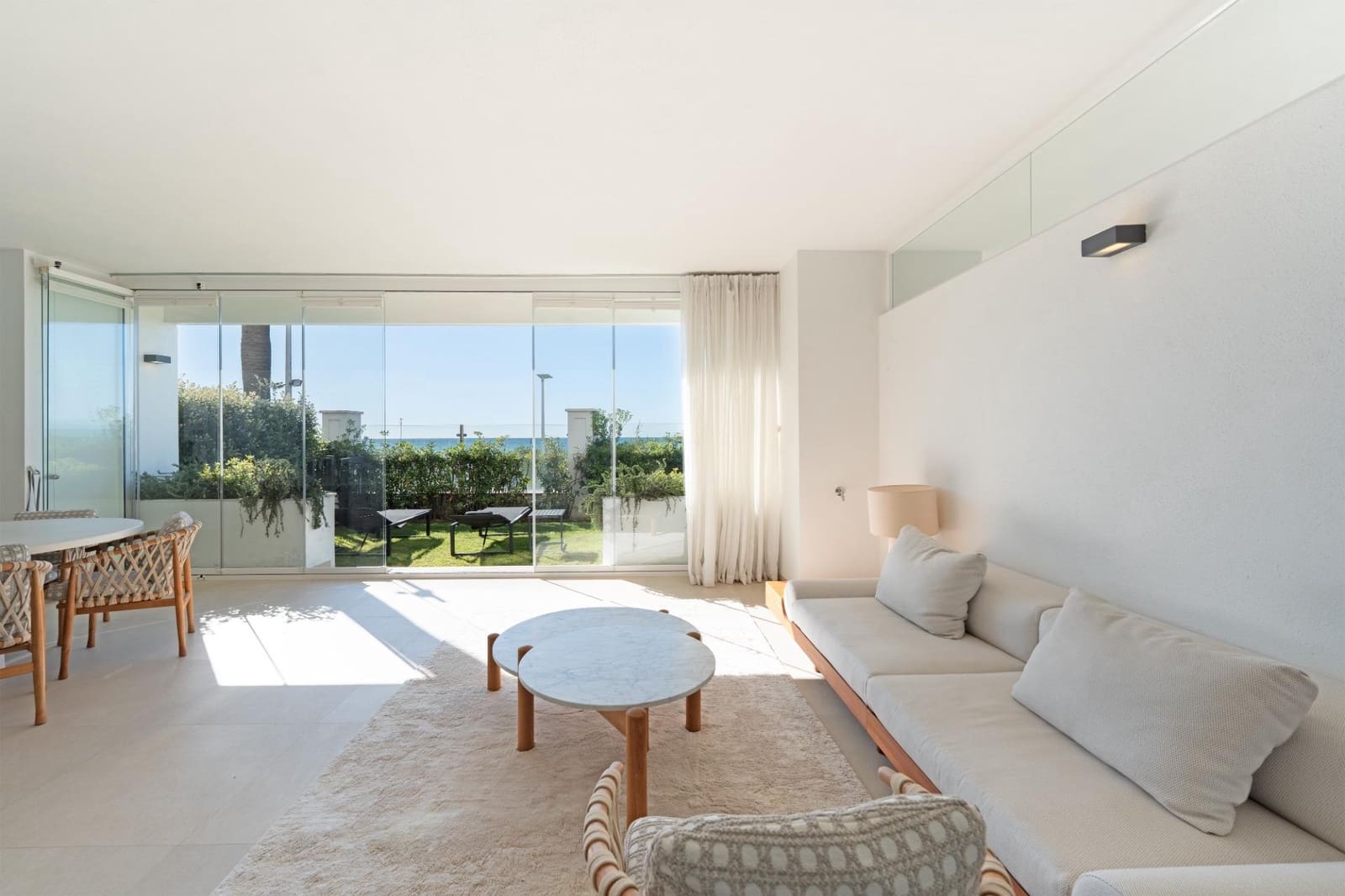 2 quarto Apartamento de Praia para venda em Estepona com piscina garagem - 1 295 000 € (Ref: 10090877)