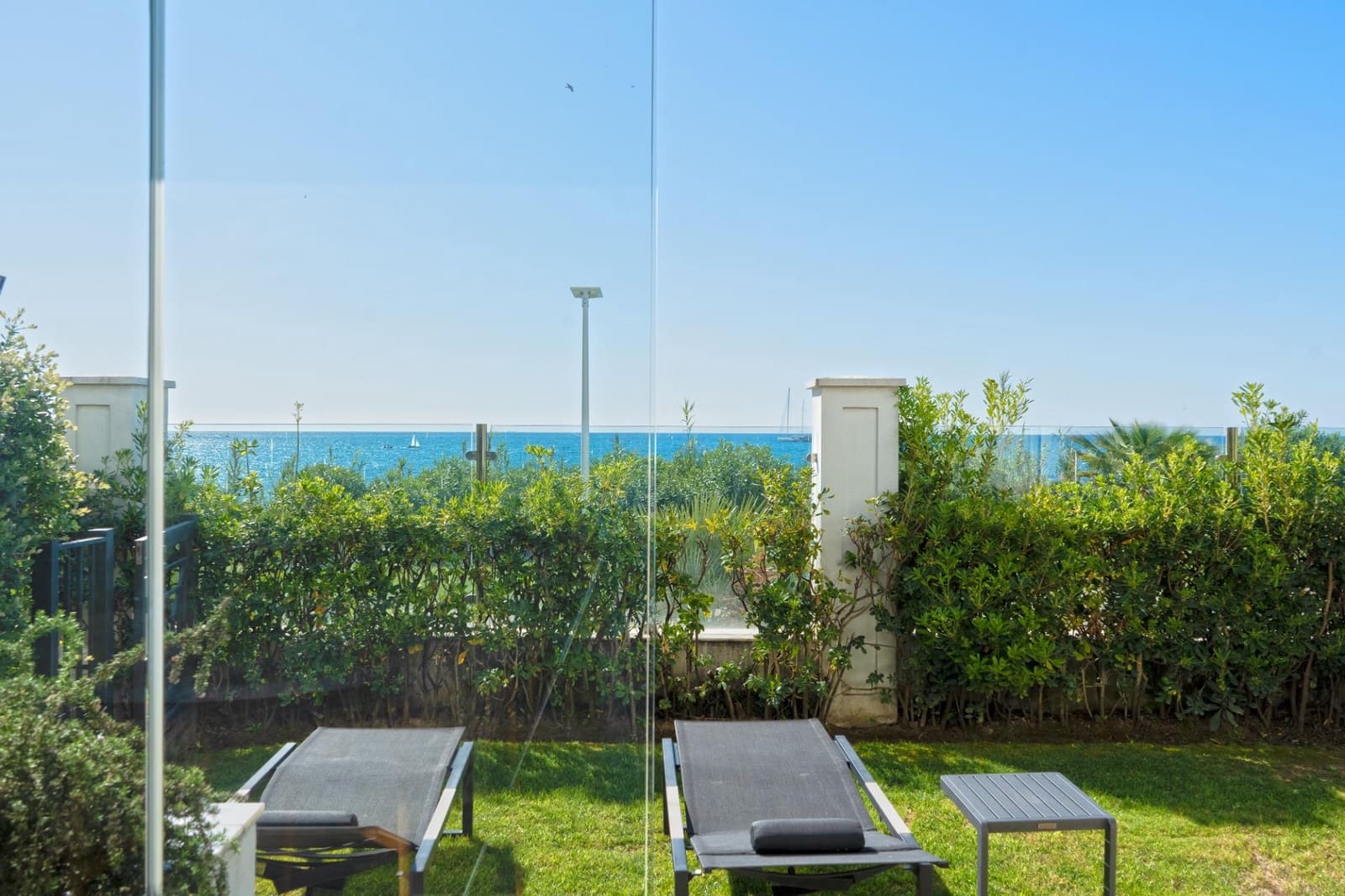 2 quarto Apartamento de Praia para venda em Estepona com piscina garagem - 1 295 000 € (Ref: 10090877)