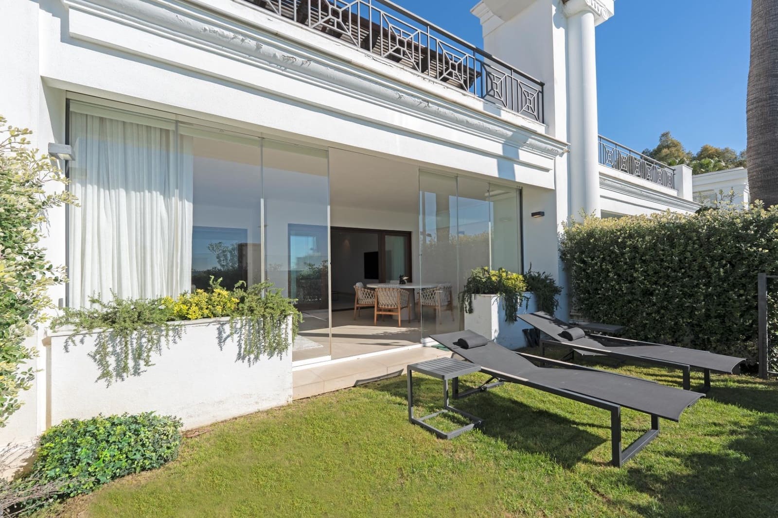 2 quarto Apartamento de Praia para venda em Estepona com piscina garagem - 1 295 000 € (Ref: 10090877)