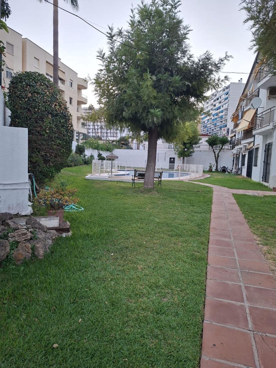 1 quarto Apartamento para arrendar em Torremolinos com piscina - 900 € (Ref: 10091254)