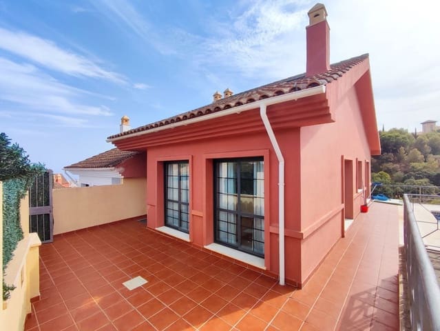 3 sypialnia Willa do wynajęcia w Benalmádena z basenem - 2 300 € (Ref: 10183130)