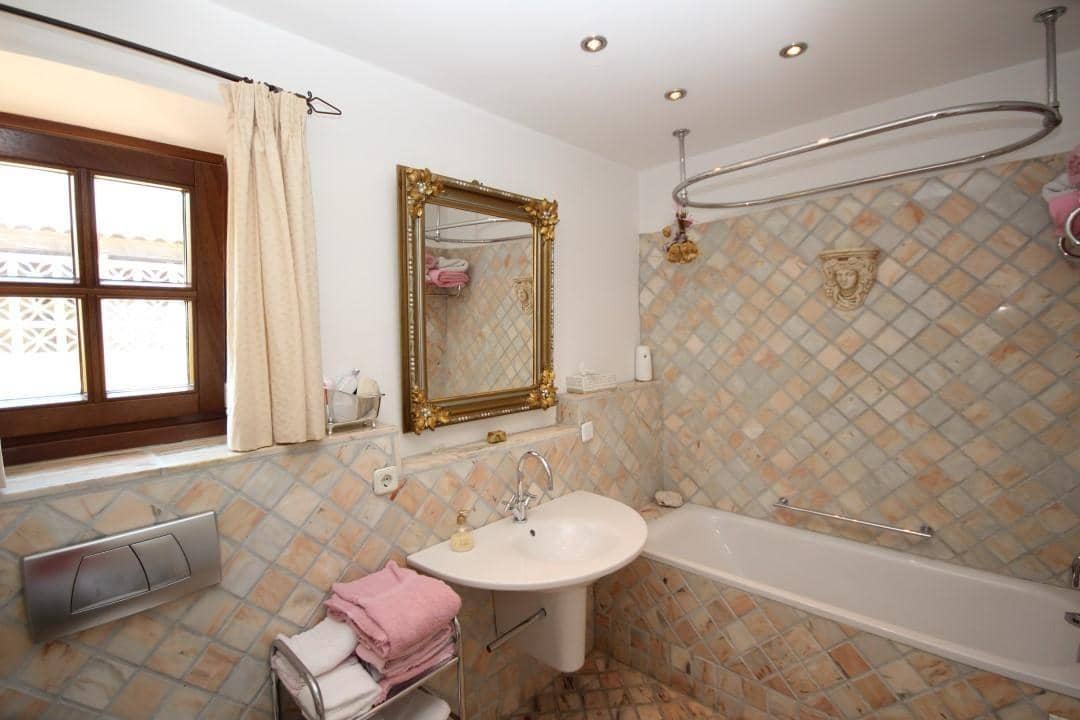 4 Zimmer Villa zu verkaufen in Elviria mit Pool Garage - 1.650.000 € (Ref: 9285420)