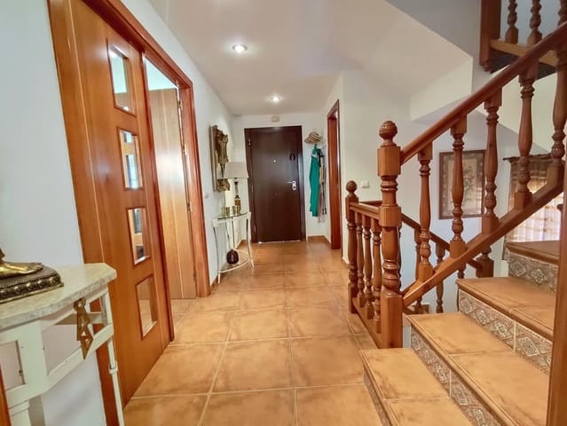 4 quarto Moradia em Banda para venda em Fuengirola com piscina garagem - 1 100 000 € (Ref: 9285431)