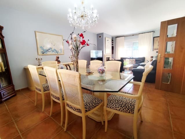 4 quarto Moradia em Banda para venda em Fuengirola com piscina garagem - 1 100 000 € (Ref: 9285431)