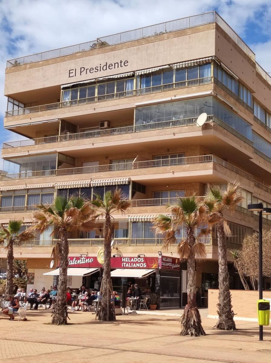 2 bedroom Flat for rent in Fuengirola with garage - € 1,400 (Ref: 9285435)
