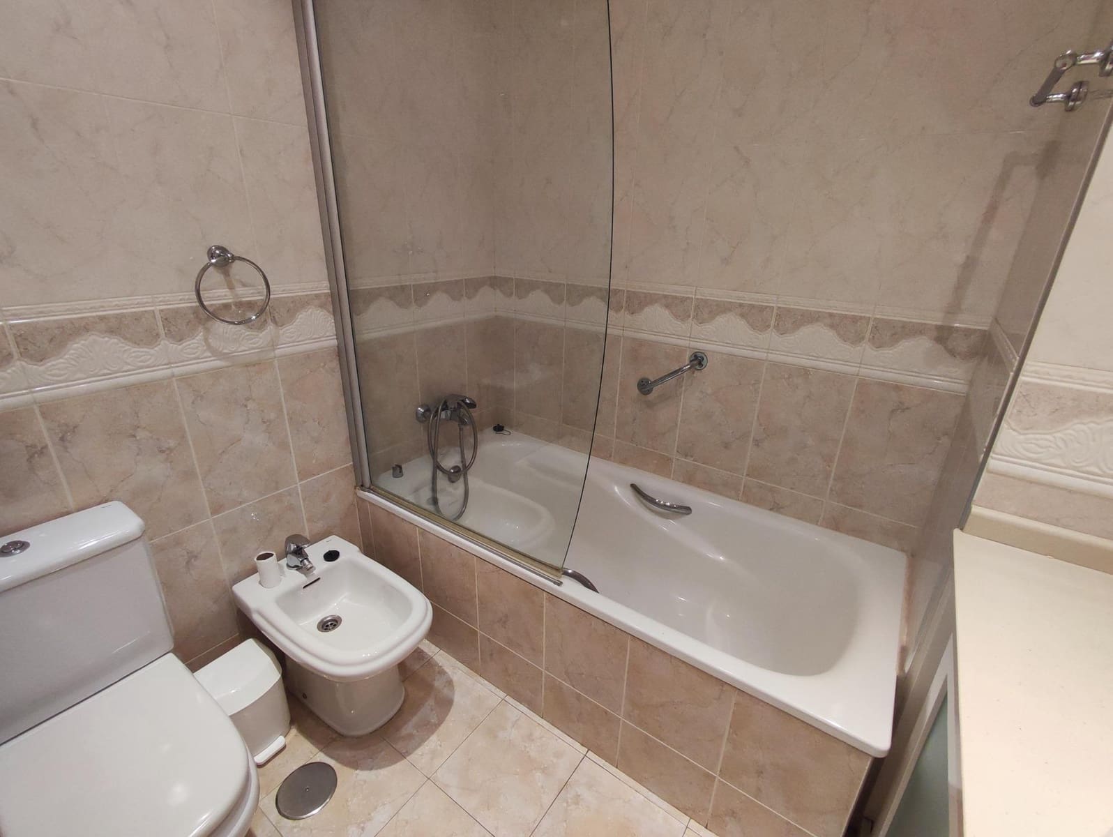 2 bedroom Flat for rent in Fuengirola with garage - € 1,400 (Ref: 9285435)