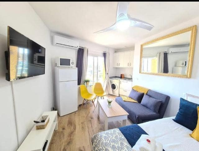 Studio til leje i Torrequebrada med swimmingpool - € 800 (Ref: 9285440)