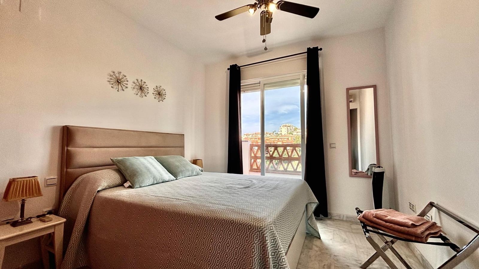 2 sypialnia Mieszkanie do wynajęcia w Riviera del Sol z basenem garażem - 1 480 € (Ref: 9285445)