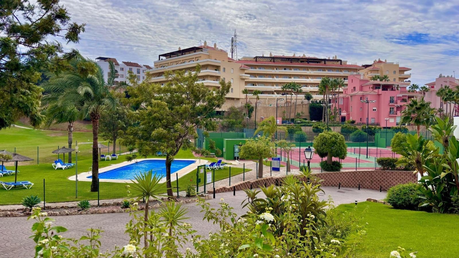 2 sypialnia Mieszkanie do wynajęcia w Riviera del Sol z basenem garażem - 1 480 € (Ref: 9285445)