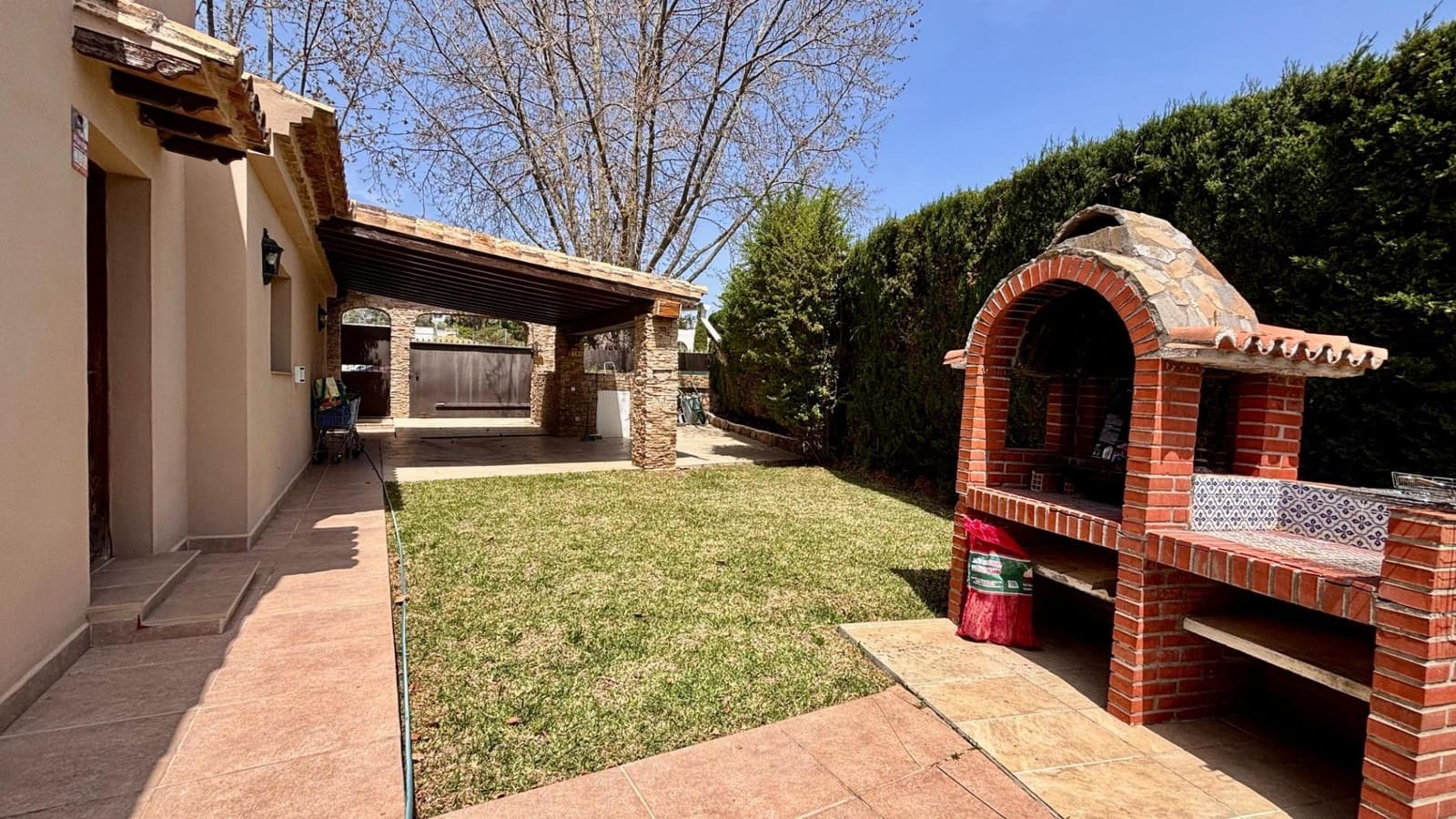 3 soveværelse Villa til leje i Marbella med swimmingpool garage - € 6.500 (Ref: 9285446)