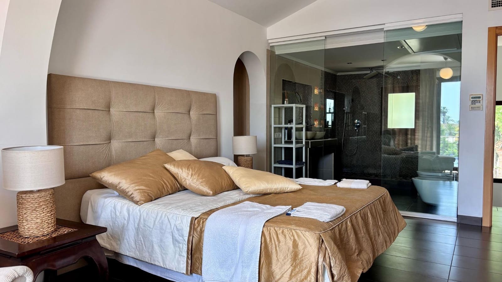 3 soveværelse Villa til leje i Marbella med swimmingpool garage - € 6.500 (Ref: 9285446)