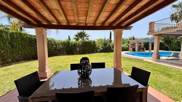 3 soverom Villa til leie i Marbella med svømmebasseng garasje - € 6 500 (Ref: 9285446)