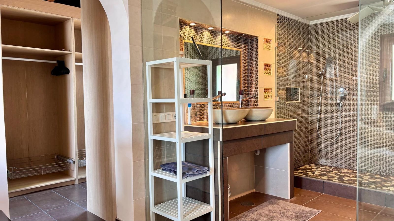 3 soveværelse Villa til leje i Marbella med swimmingpool garage - € 6.500 (Ref: 9285446)