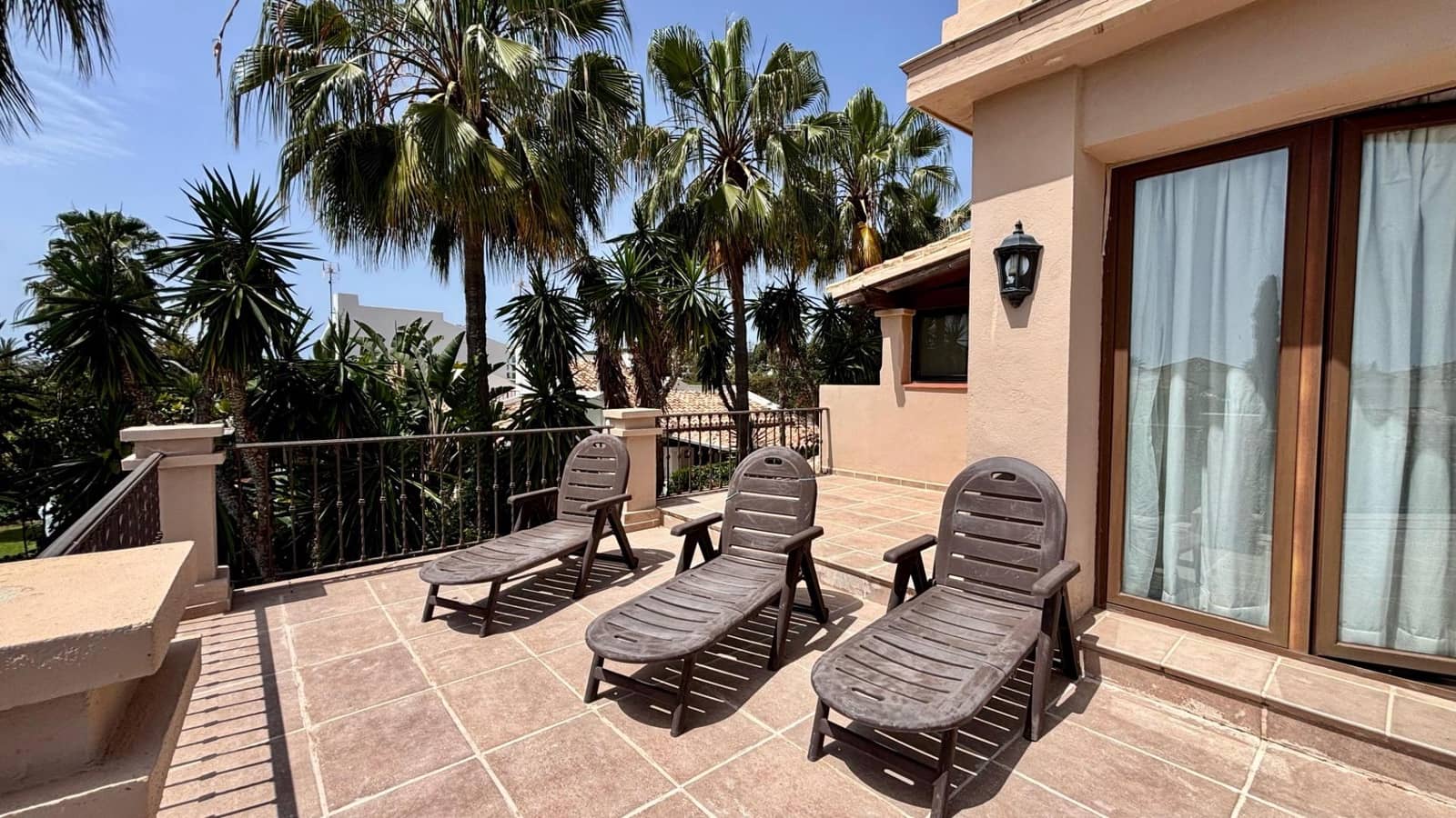 3 soveværelse Villa til leje i Marbella med swimmingpool garage - € 6.500 (Ref: 9285446)