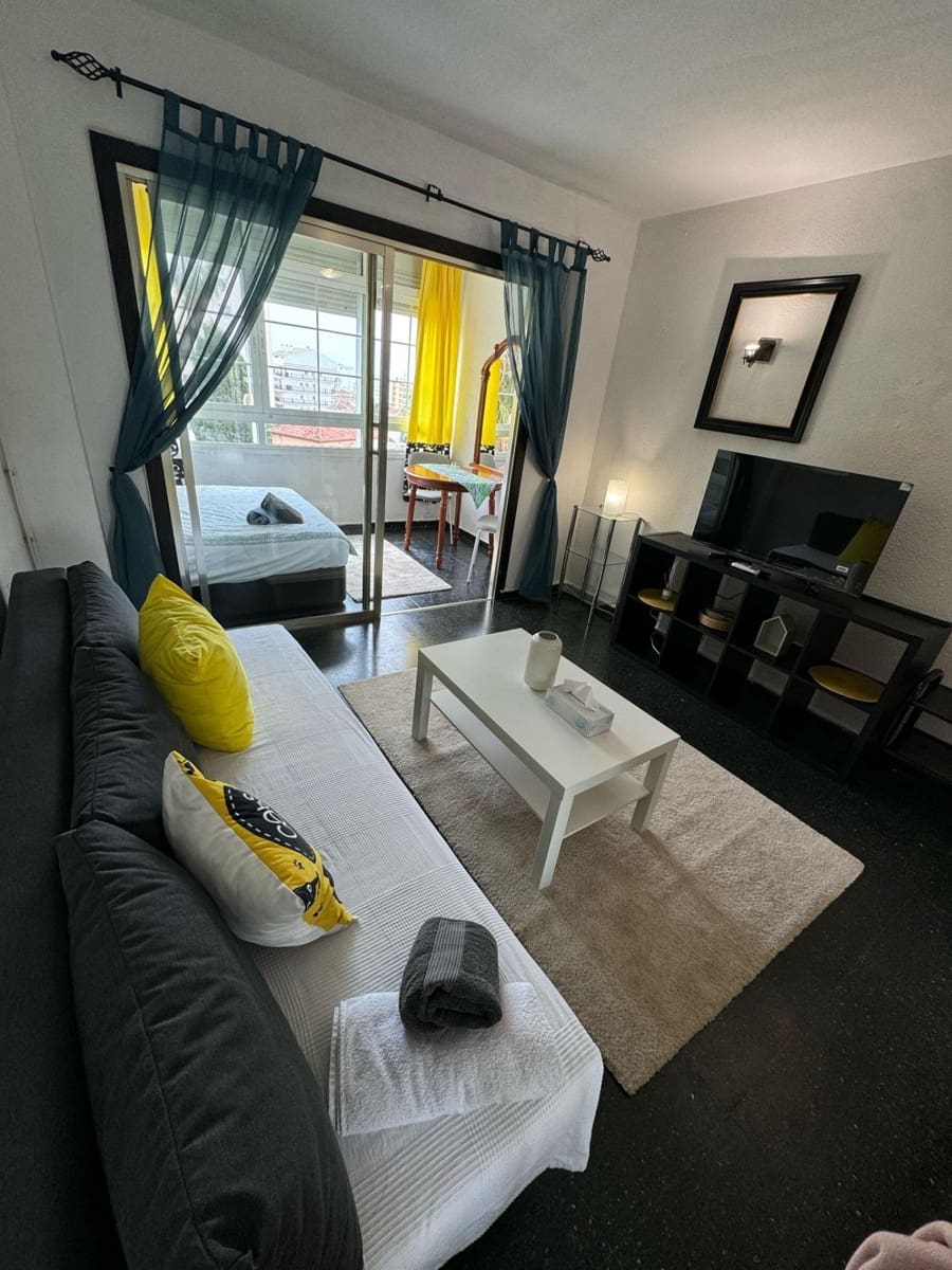 1 bedroom Studio for rent in Benalmadena Costa with pool garage - € 850 (Ref: 9285448)