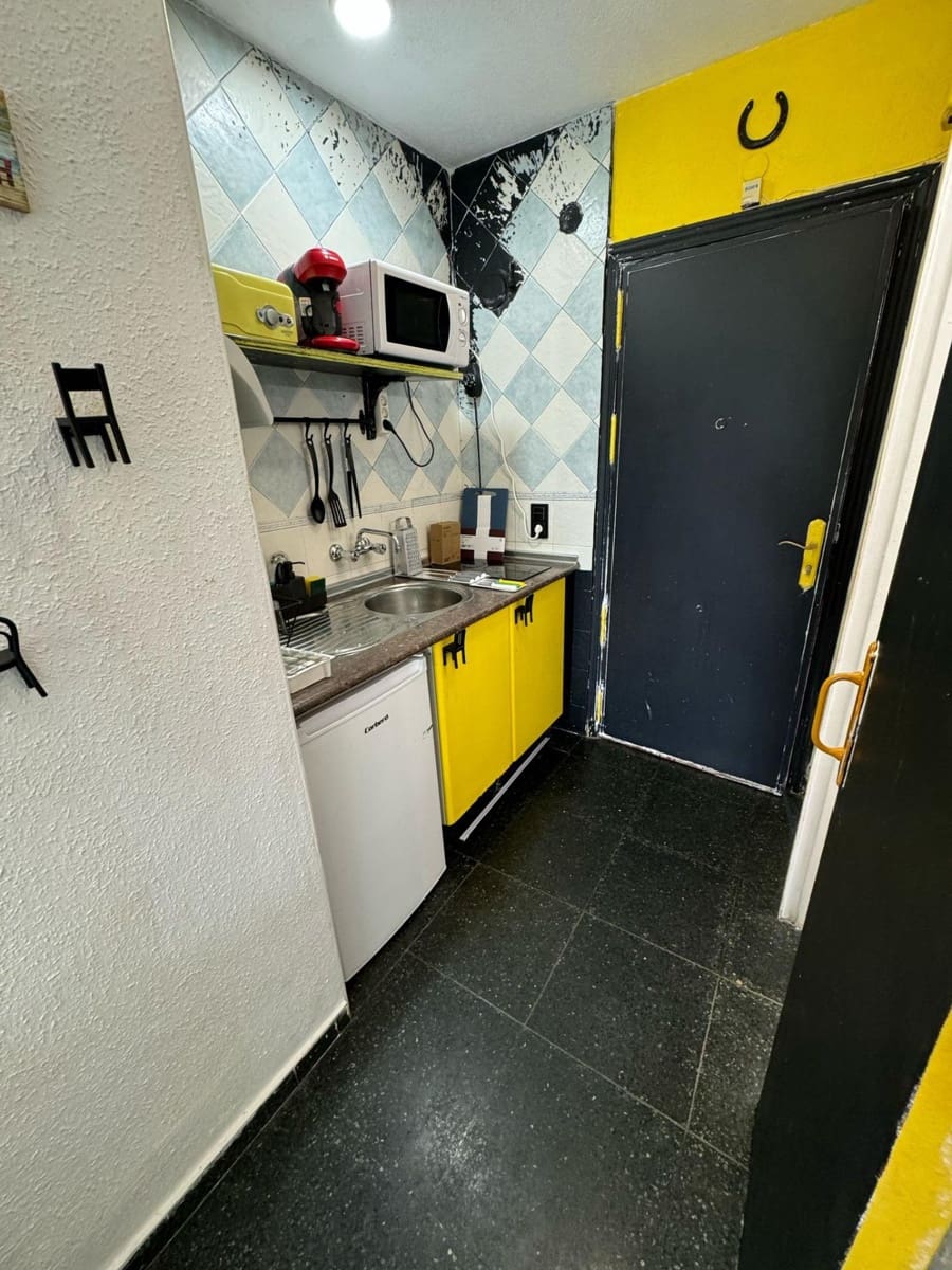 1 bedroom Studio for rent in Benalmadena Costa with pool garage - € 850 (Ref: 9285448)