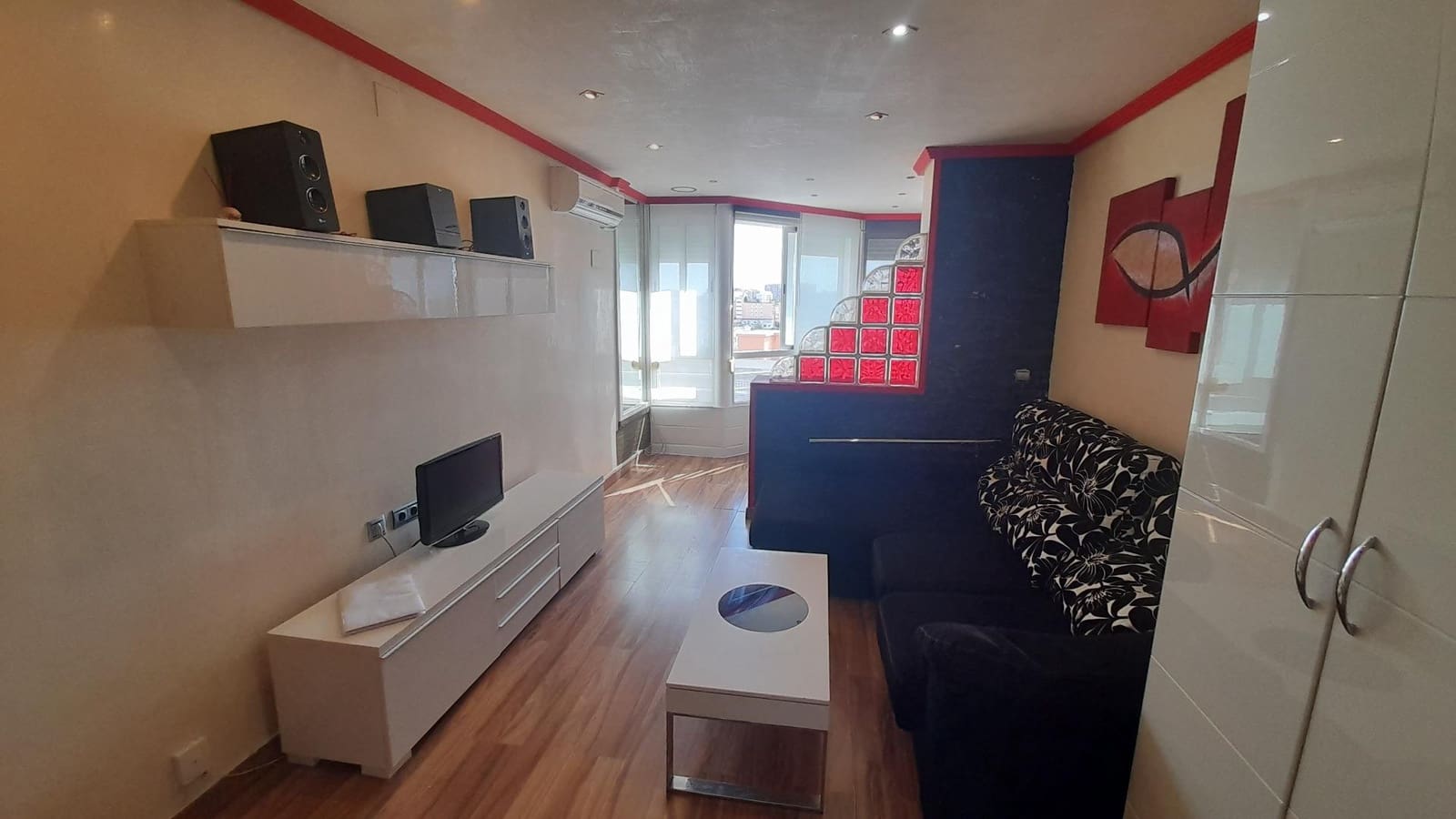 Studio til leje i Torremolinos med swimmingpool - € 750 (Ref: 9285449)