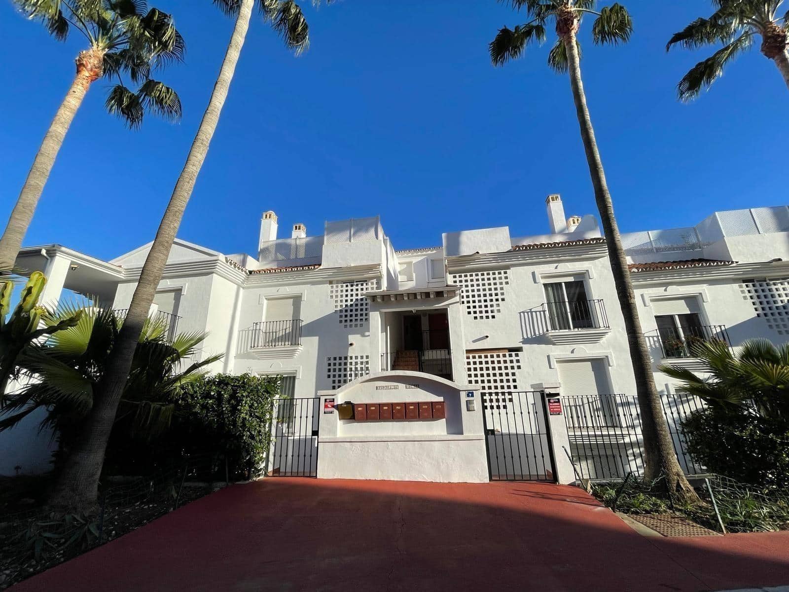 3 sypialnia Penthouse do wynajęcia w Riviera del Sol z basenem garażem - 1 500 € (Ref: 9285450)