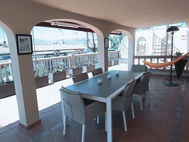 3 soverom Villa til salgs i Nueva Andalucia, Marbella med svømmebasseng garasje - € 900 000 (Ref: 9285452)