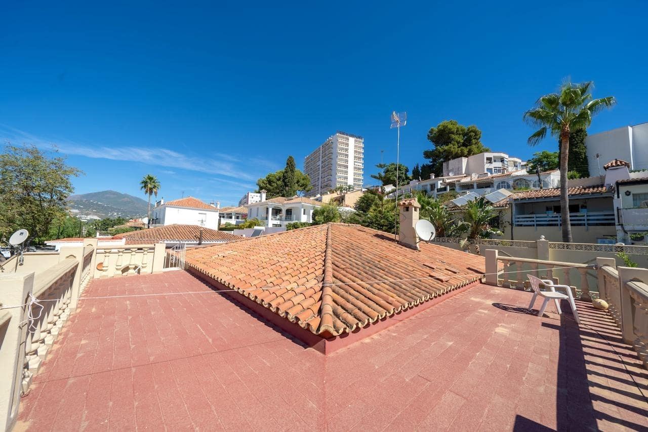 3 soverom Villa til salgs i Nueva Andalucia med svømmebasseng garasje - € 900 000 (Ref: 9285452)