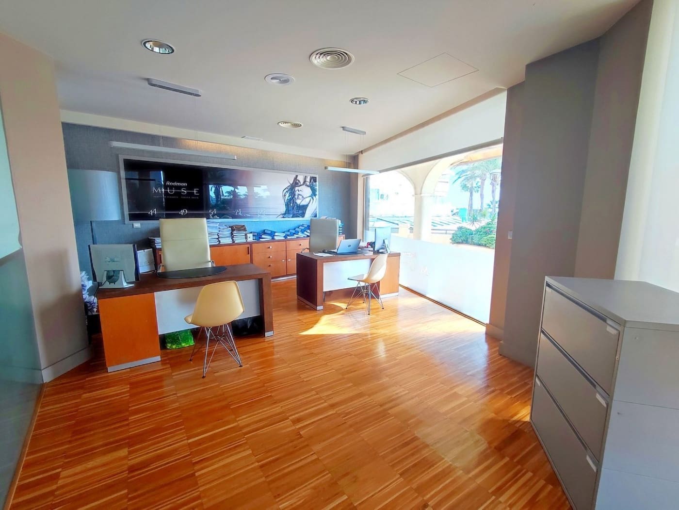 Kontor til salgs i Benalmadena - € 1 090 000 (Ref: 9305142)