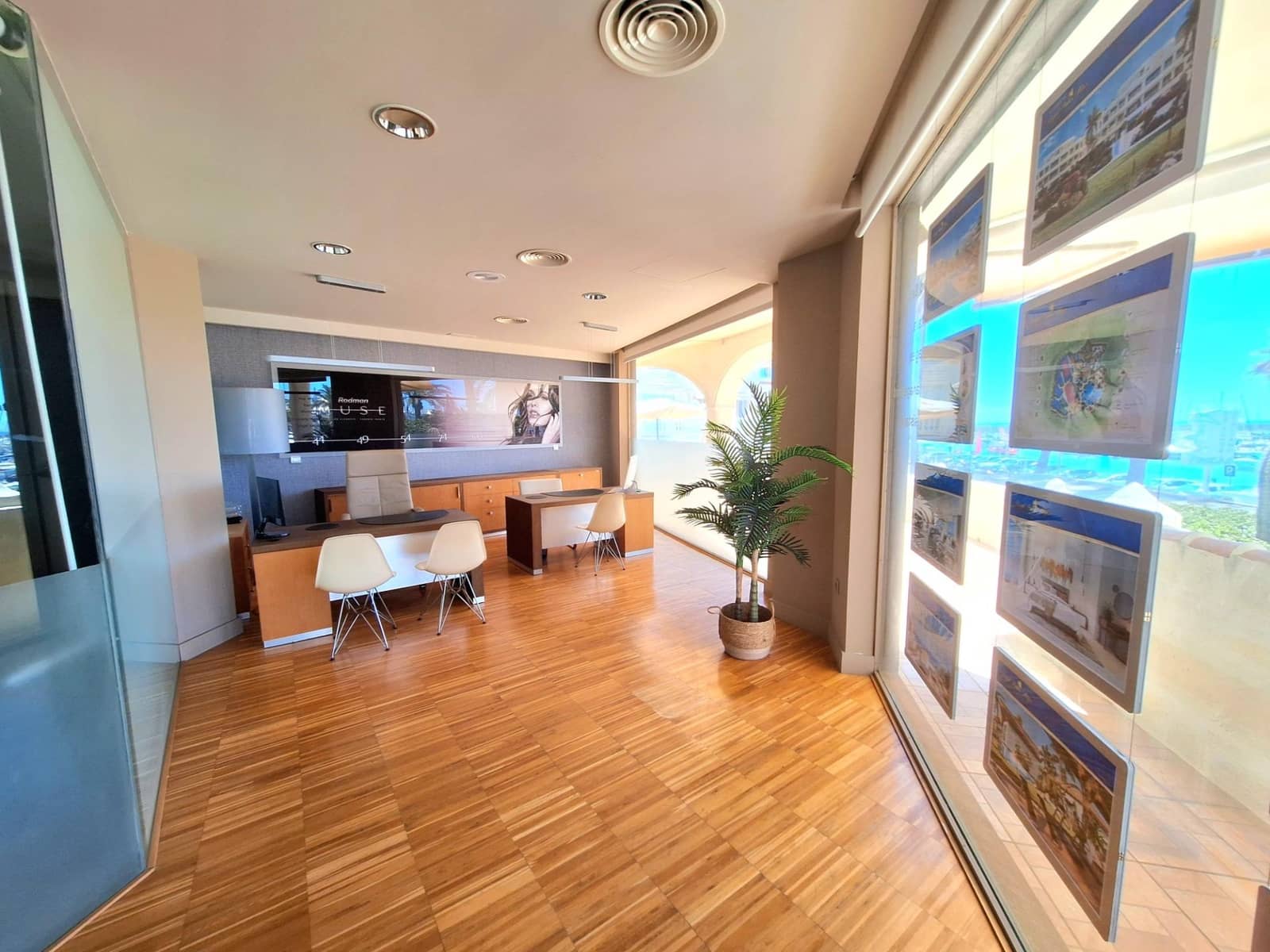 Kontor til salgs i Benalmadena - € 1 090 000 (Ref: 9305142)