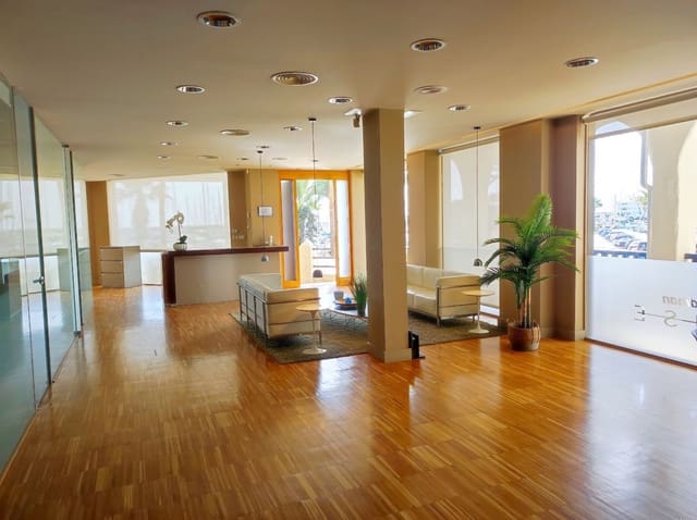 Local Comercial en Puerto Marina, Benalmádena en venta - 999.000 € (Ref: 9305142)